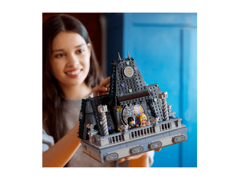 LEGO® Wednesday: Wednesday i Enidina soba (76781)