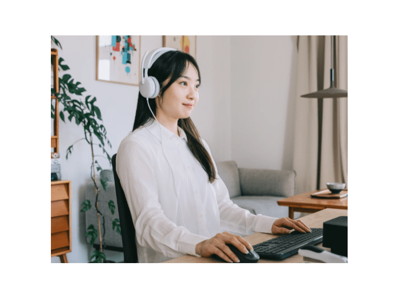 Logitech Zone Wired 2 headset, piszkosfehér (981-001621)