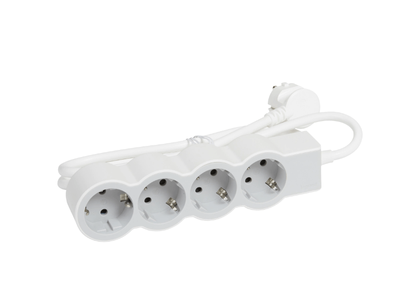 Legrand 694561 4x2P+F Standard négyes elosztó, 3m, 16 A