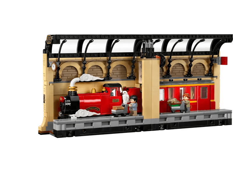 LEGO® Harry Potter™ Kutak za knjige: Hogwarts™ Express (76450)