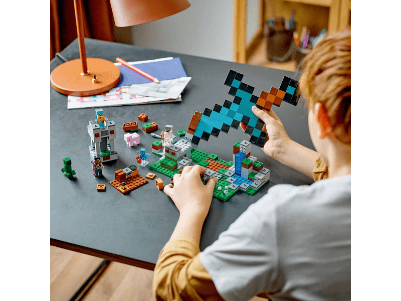 LEGO® Minecraft A kardos erődítmény (21244)