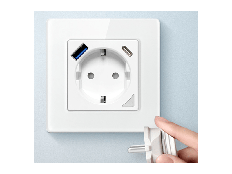 Avatto N-WOT10-USB-W USB és USB-C TUYA intelligens WiFi fali aljzat, fehér