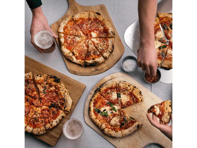 Ooni bambusova lopatica za pizzu od 12 inča i pladanj za posluživanje (UU-P08200)