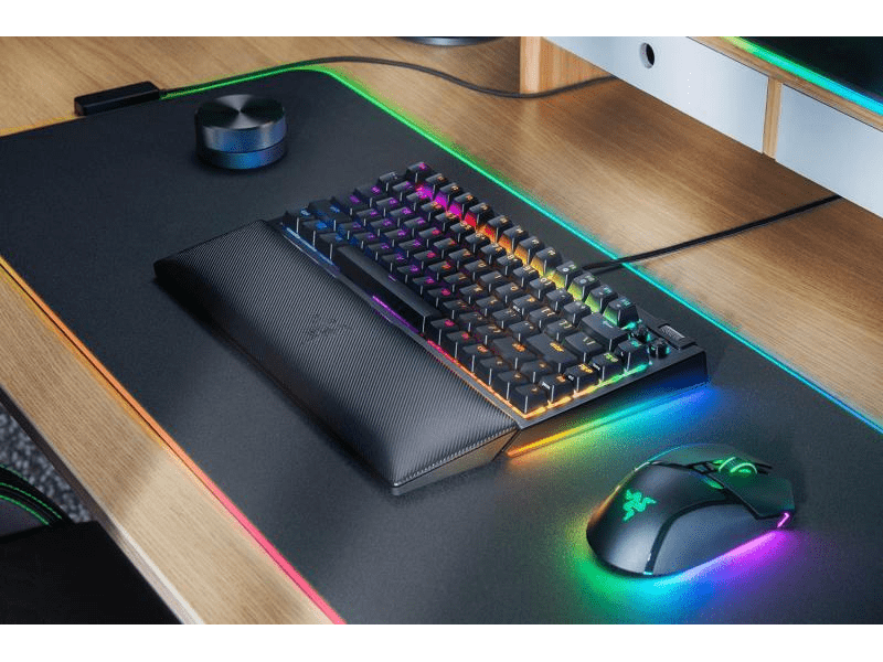 Razer BlackWidow V4 Mechanikus billentyűzet, US, fekete