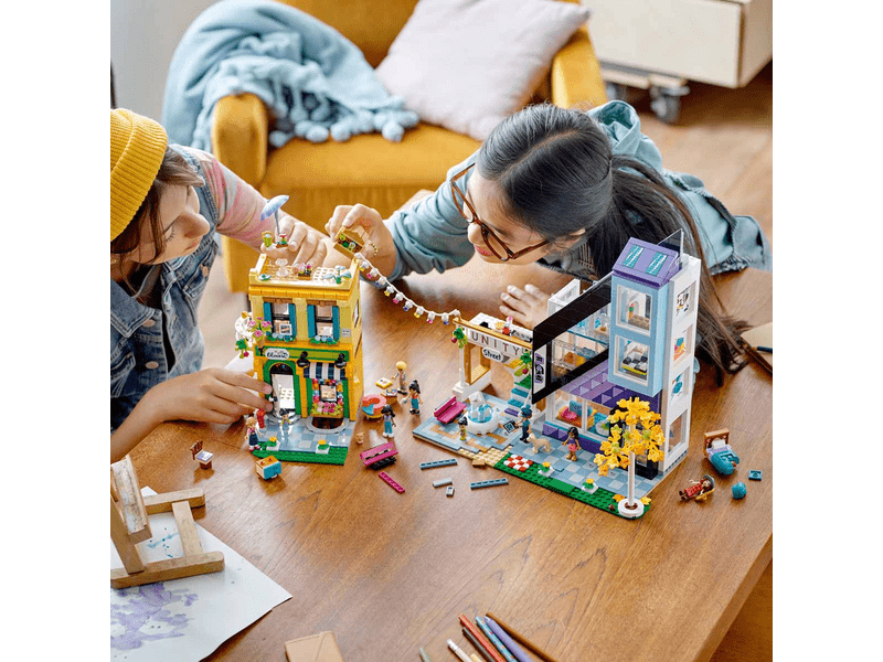 LEGO® Friends Belvárosi design- és virágboltok (41732)