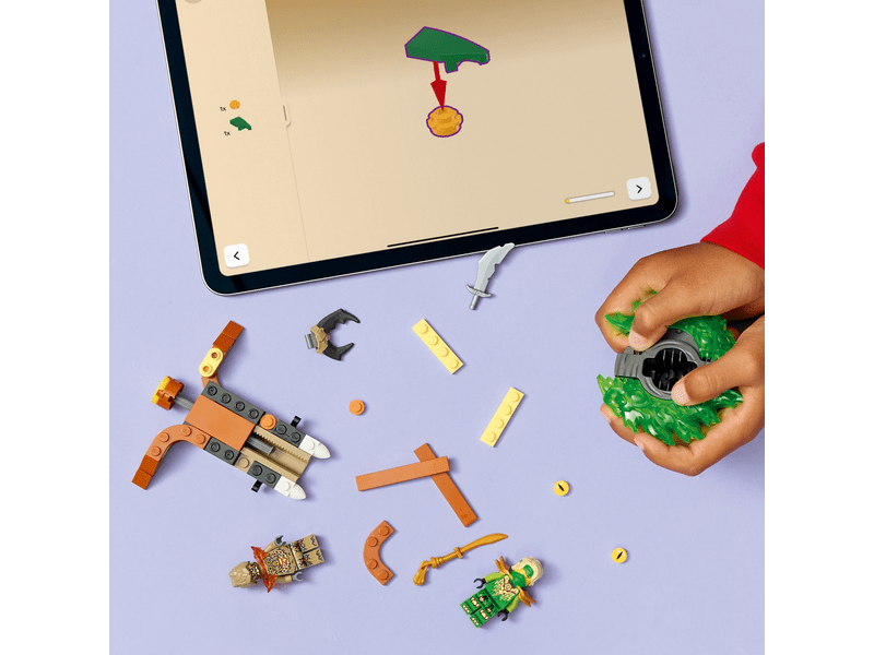 LEGO® Ninjago® Lloyd egy földszörny pörgettyűje ellen (71850)
