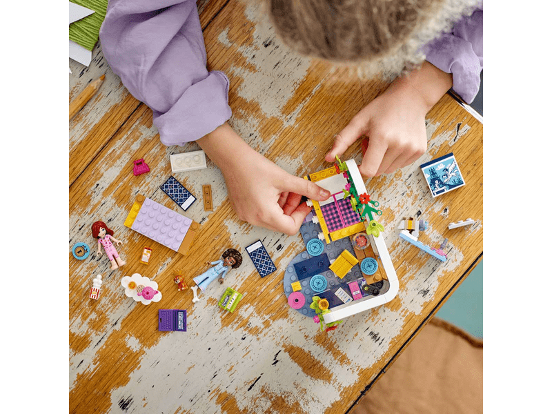 LEGO® Friends Aliya szobája (41740)