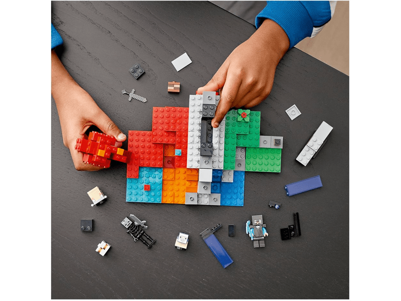 LEGO® Minecraft™ A romos portál (21172)