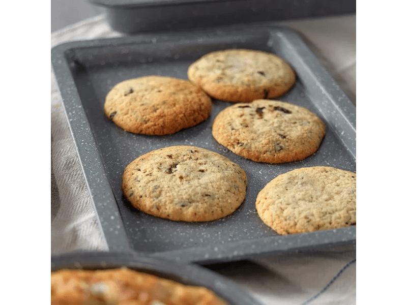 Salter Marblestone Tapadásmentes szénacél tepsi, 38x27cm (BW02775G3)