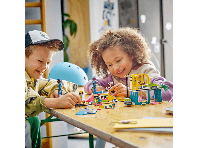 LEGO® Friends Gördeszkapark (41751)