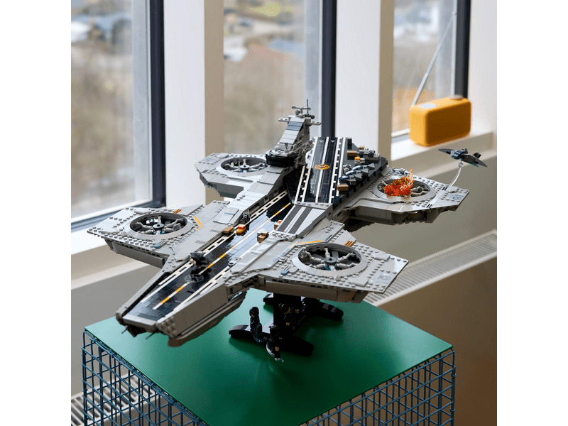 LEGO® Marvel S.H.I.E.L.D. Helicarrier (76354)