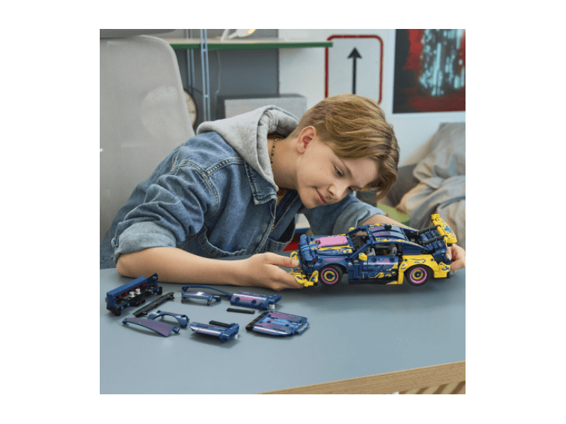 LEGO® Technic Tuning műhely: Ford Mustang GT autó (42236)