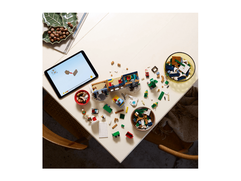 LEGO® Icons A Mikulás postahivatala (10339)