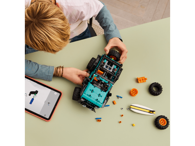 LEGO® Technic™ Jeep® Wrangler Rubicon SUV (42227)