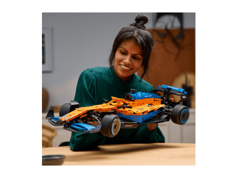 LEGO® Technic™ McLaren Formula 1™ trkaći automobil (42141)