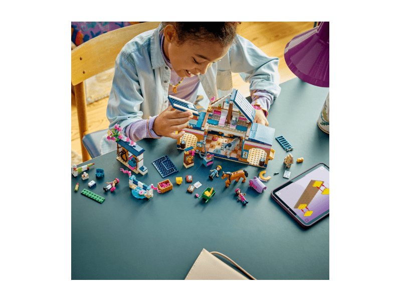 LEGO® Friends Lovarda és lovasiskola (42688)