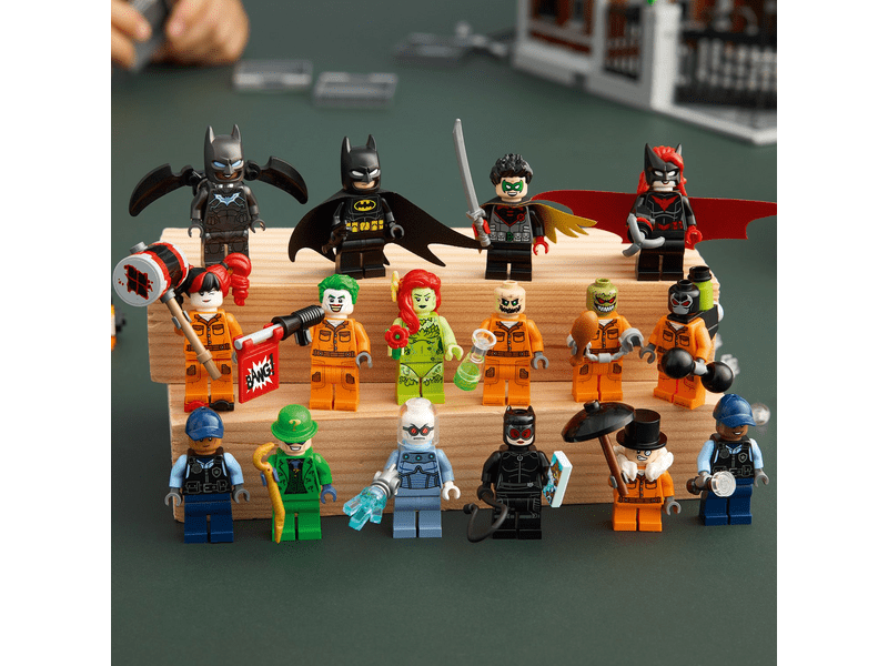 LEGO® DC Batman™ Arkham Asylum™ (76300)