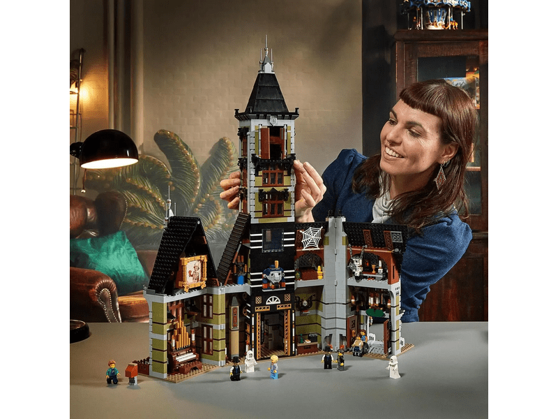 LEGO® Icons Kísértetkastély (10273)