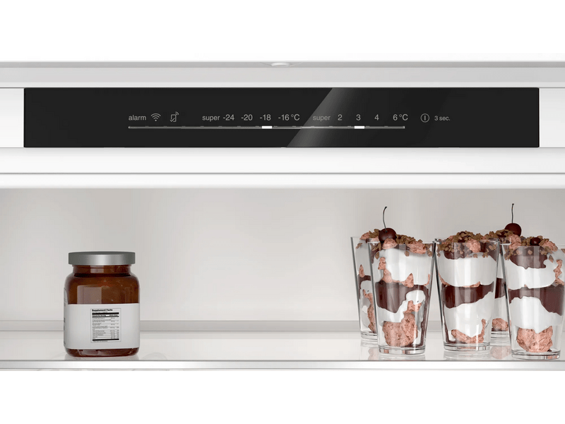 Bosch KBN96VFE0 Beépíthető alulfagyasztós kombinált hűtőszekrény