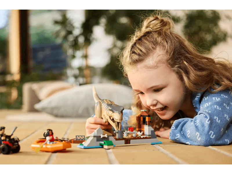 LEGO® Jurassic World™ Menekülés a folyónál a T-Rex elől (76975)