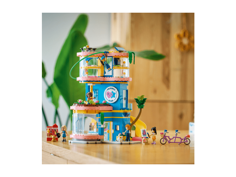 LEGO® Friends Heartlake City klubház (42689)