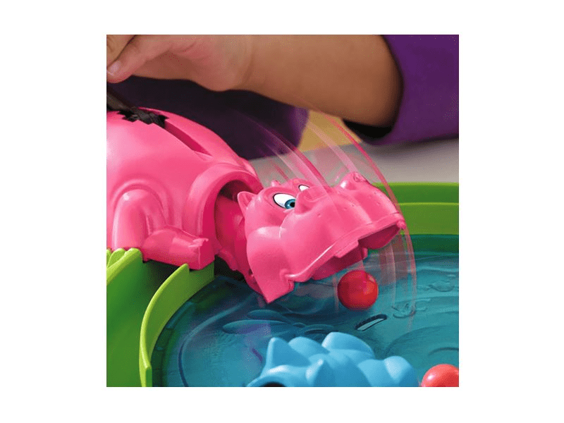 Hasbro Éhes vizilovak (F8815)
