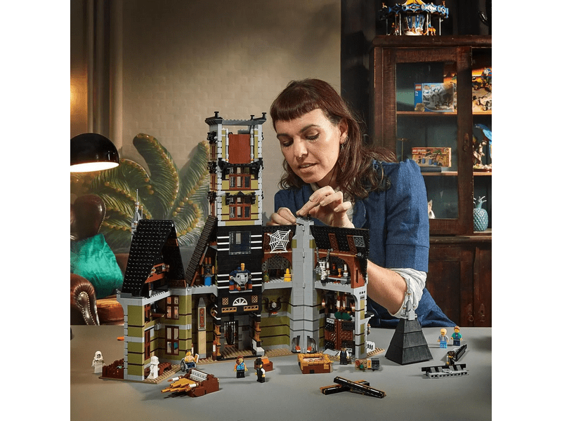 LEGO® Icons Kísértetkastély (10273)