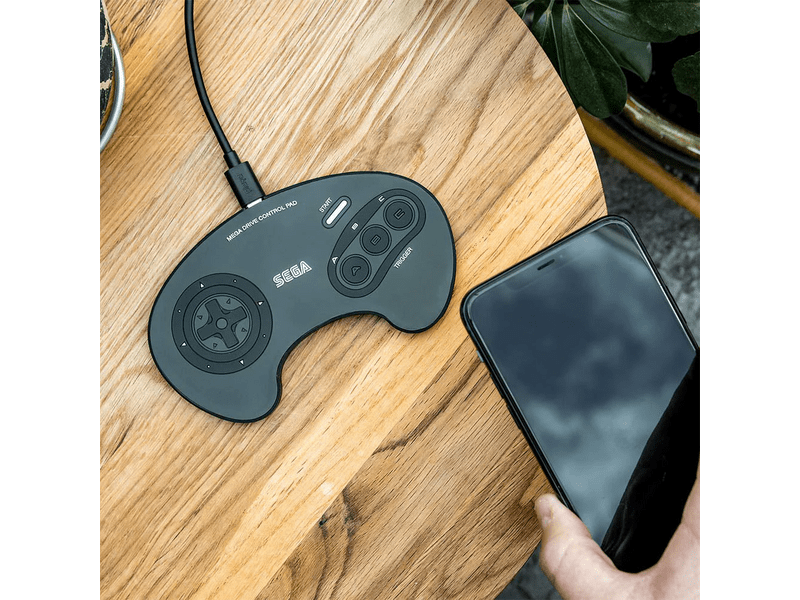 Numskull Sega Mega Drive Kontroller 10W Vezeték nélküli töltőpad (NS2801)