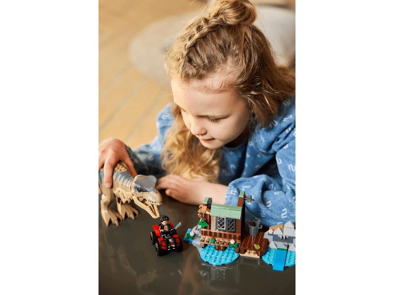 LEGO® Jurassic World™ Menekülés a folyónál a T-Rex elől (76975)