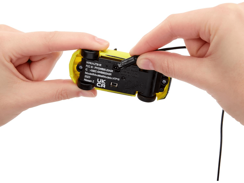 Hot Wheels: RC Nissan Z Távirányítós autó (HTP16)