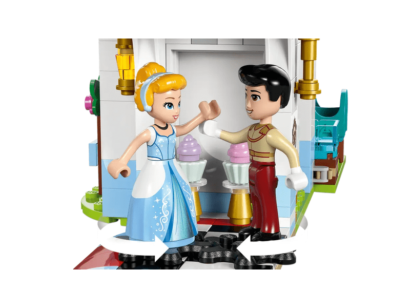 LEGO® Disney Princess Hamupipőke kastélya és hintója (43275)