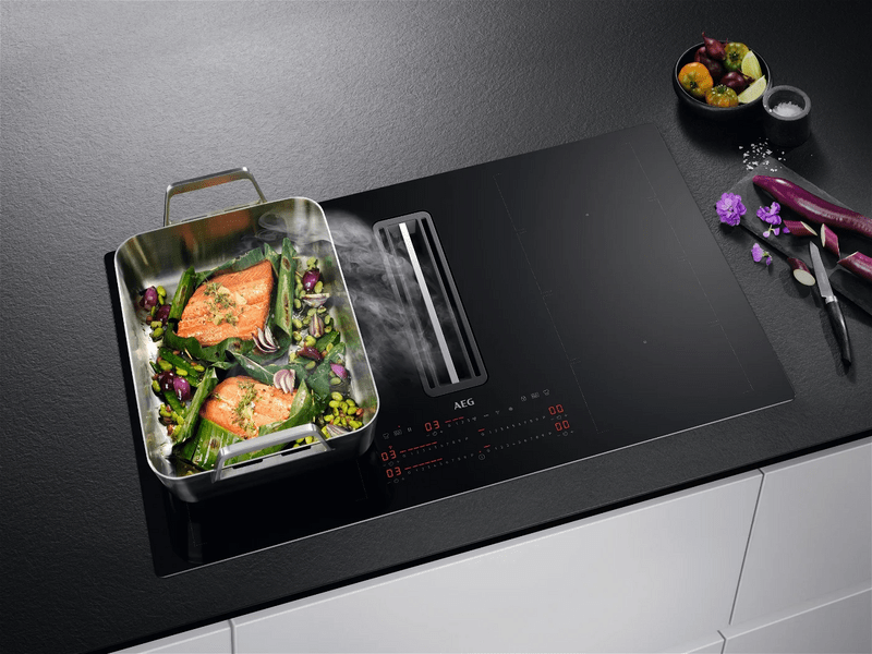 AEG CCE84779CB Indukciós főzőlap beépített páraelszívóval