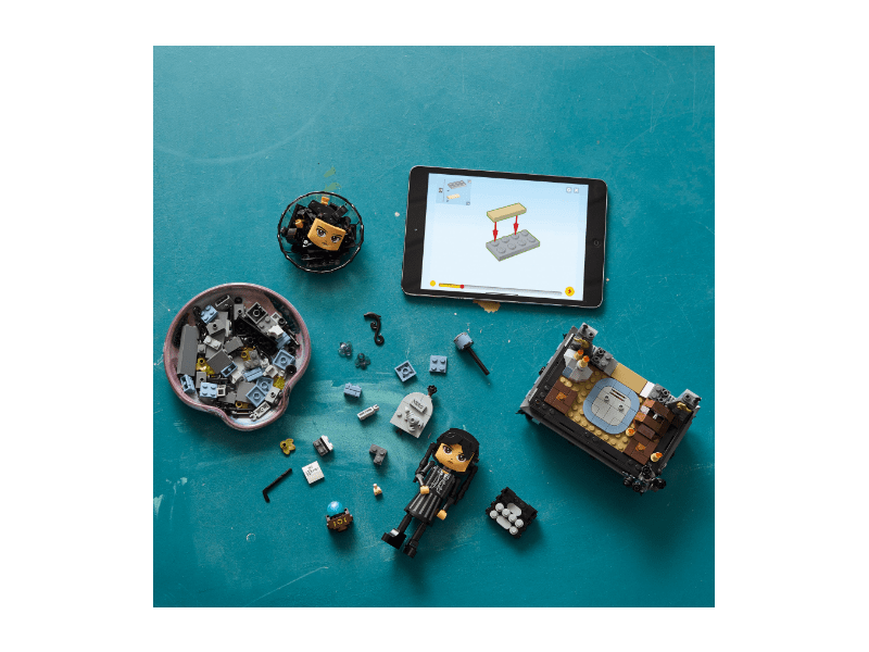 LEGO® Wednesday: Figura Wednesday Addams (76780)