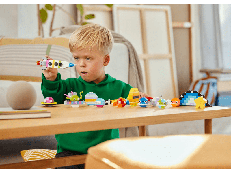 LEGO® Classic kreativni planeti (11037)