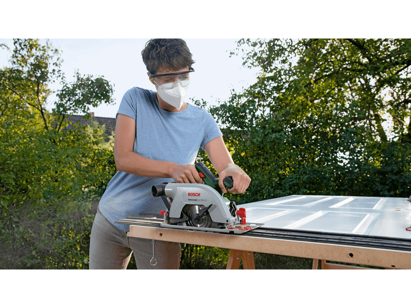 Bosch Universal Circ 18V-53 Akkus körfűrész (06033B1400), Akku és töltő nélkül