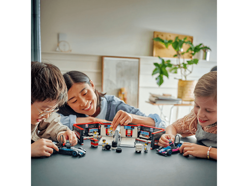 LEGO® City F1® garaža, Mercedes-AMG i Alpine automobili (60444)