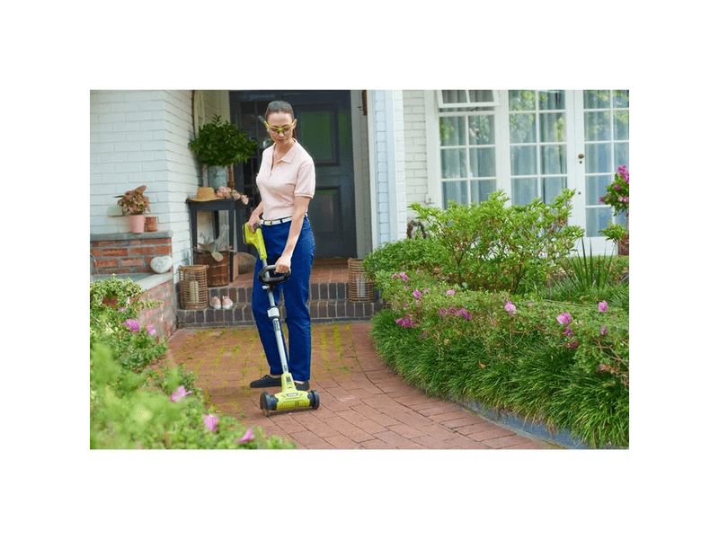 Ryobi 18V One Plus  fugatisztító kefével