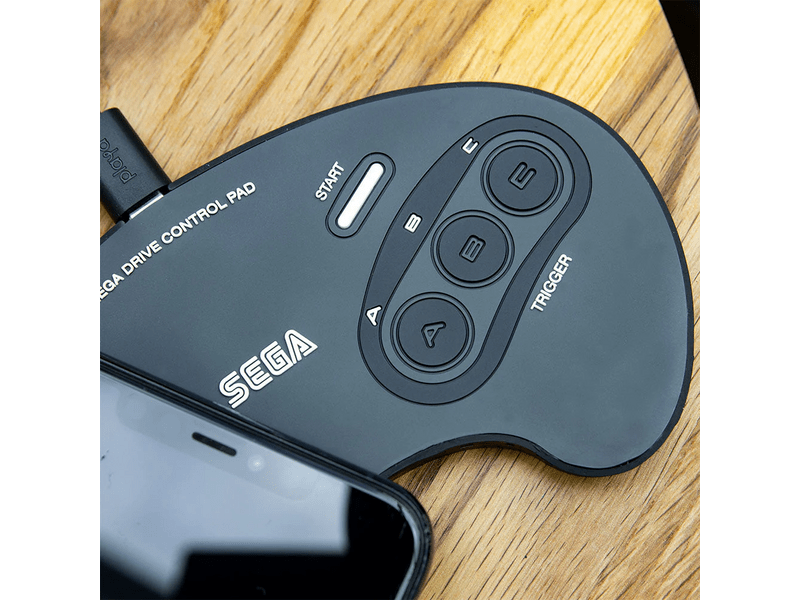Numskull Sega Mega Drive Kontroller 10W Vezeték nélküli töltőpad (NS2801)