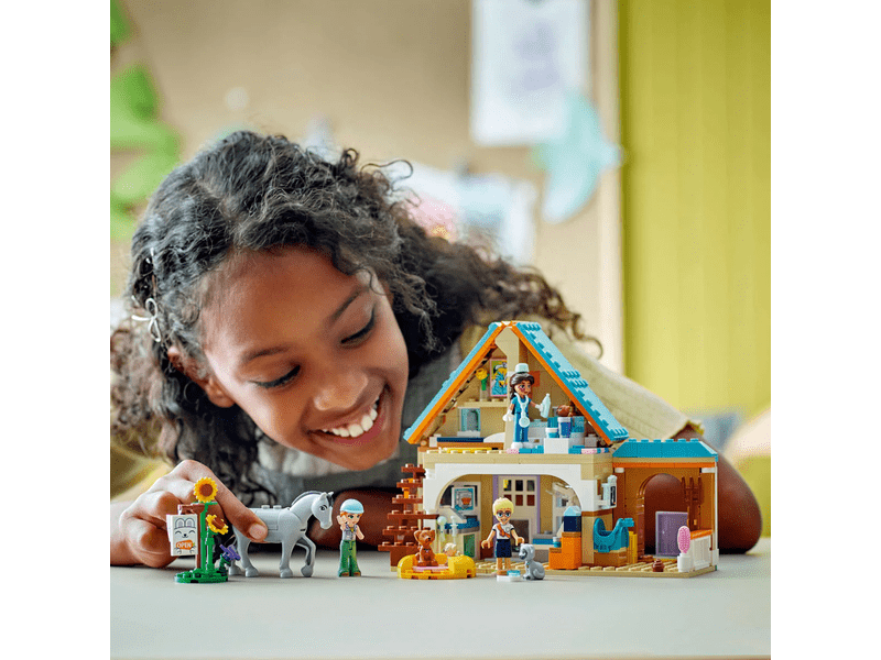 LEGO® Friends Ló- és állatkórház (42651)