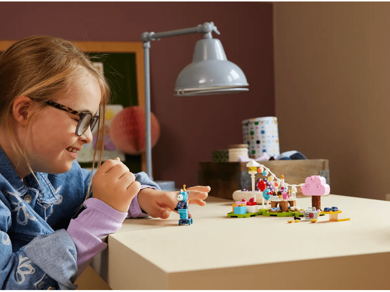 LEGO® Animal Crossing™ Julianova rođendanska zabava (77046)