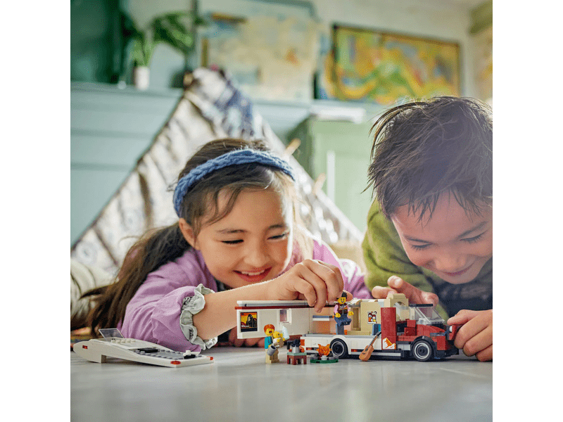 LEGO® City Lakóautó a kalandos nyaraláshoz (60454)