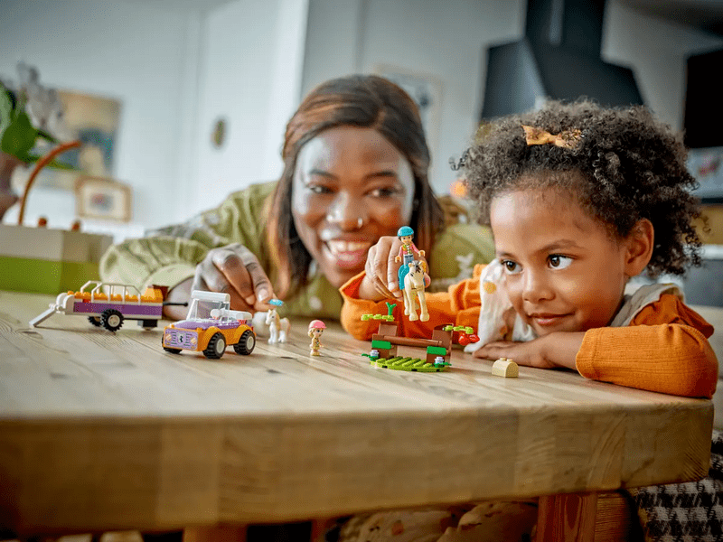 LEGO® Friends prikolica za konja i ponija (42634)