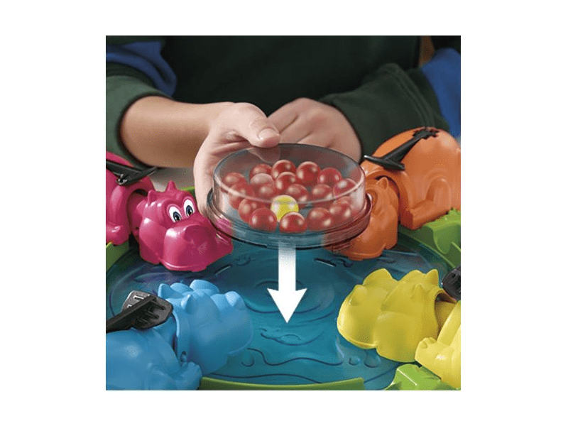 Hasbro Éhes vizilovak (F8815)