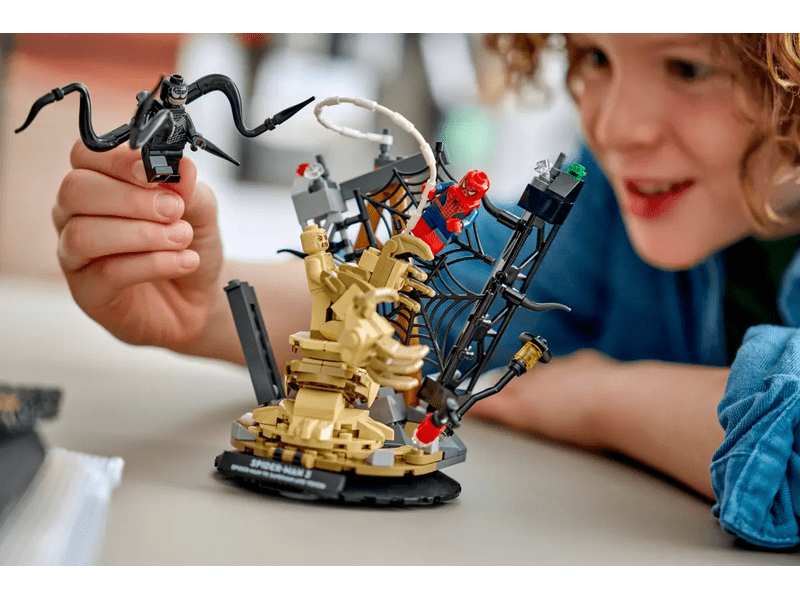 LEGO® Marvel Pókember és Homokember óriási csatája (76334)