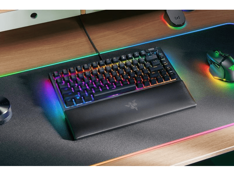 Razer BlackWidow V4 Mechanikus billentyűzet, US, fekete