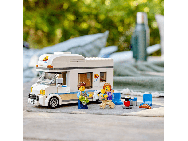 LEGO® City Lakóautó nyaraláshoz (60283)