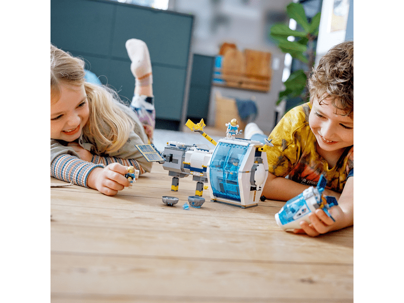 LEGO® City Űrállomás a Holdon (60349)