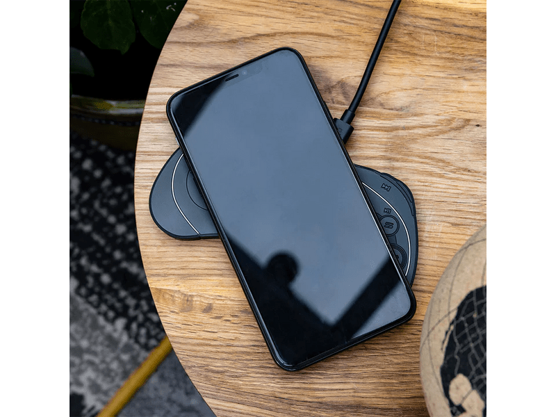 Numskull Sega Saturn Kontroller 10W Vezeték nélküli töltőpad (NS2801)