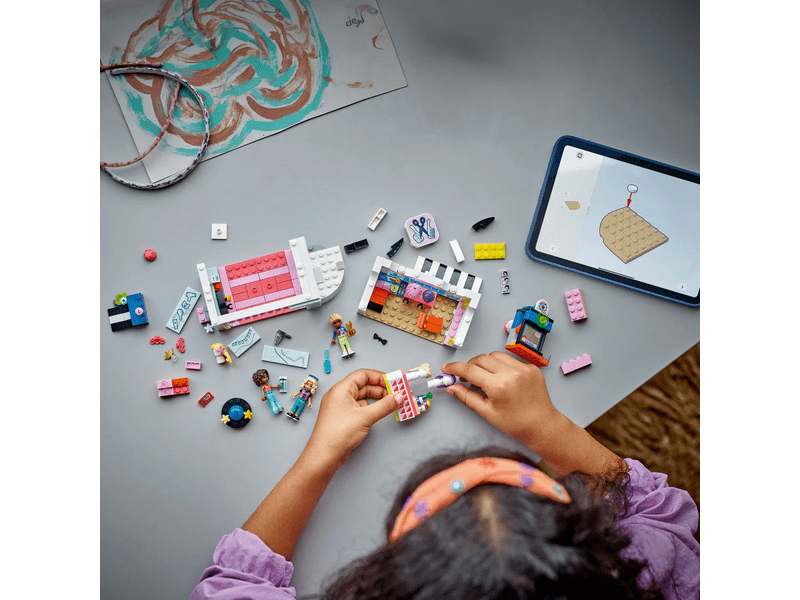 LEGO® Friends Frizerski salon i trgovina frizerskom opremom (42662)