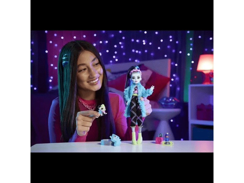 Monster High: Creepover party baba - Frankie Stein (HKY68)